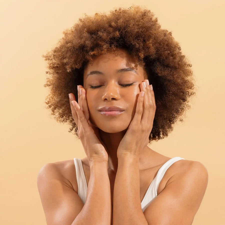 Soins Naturels qui réparent et hydratent le visage