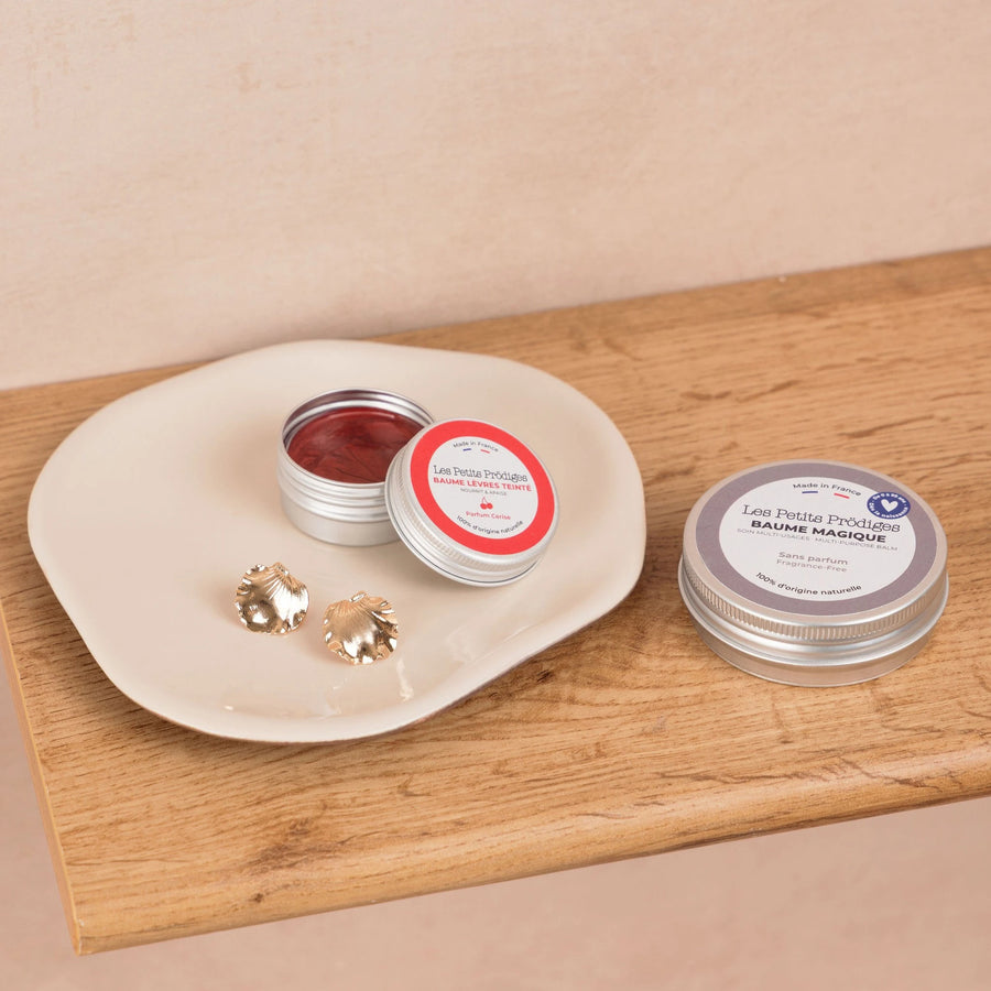 Coffret Atelier de Solène x Les Petits Prödiges : un Baume Magique sans parfum, un Baume Lèvres Teinté et des Boucles d'Oreilles Giani