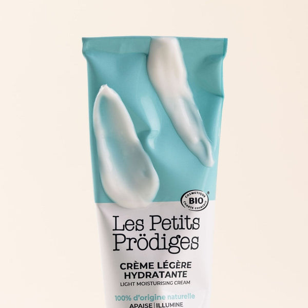 Tube de Crème Légère Hydratante bio avec sa texture fondante