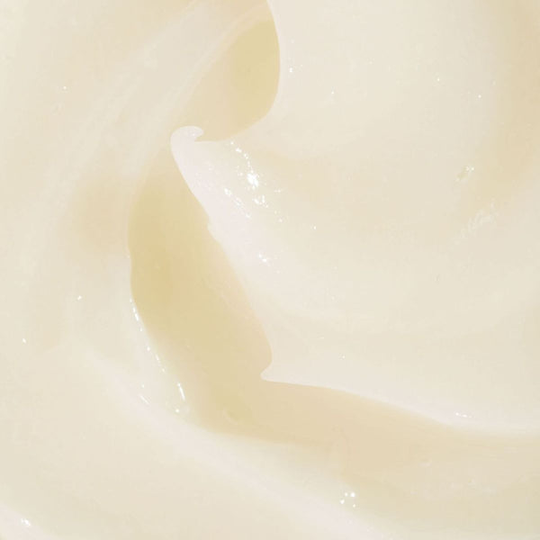 Gros plan de la texture fondante du Baume Magique CBD