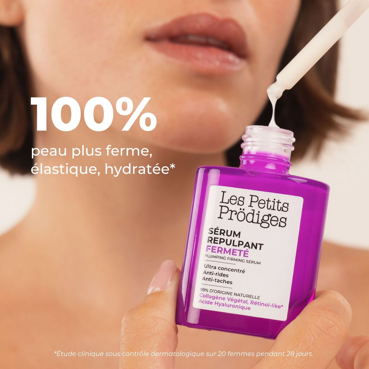 Flacon du Sérum Repulpant Fermeté Les Petites Prödiges tenu près du cou, résultat à 100%